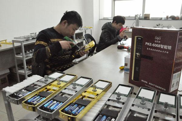 位于潍坊高新区光电产业园内的鼎丰智能科技自主研发出多款